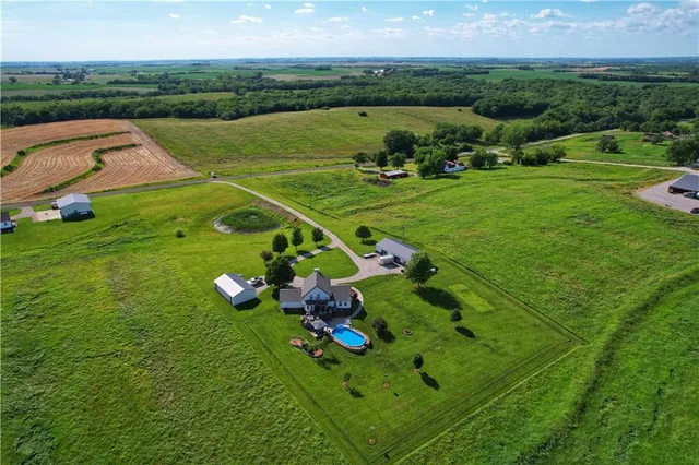 $550,000 | 11341 Osborne Road, Atchison, KS 66002