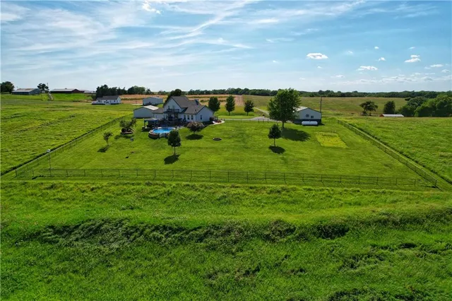 $550,000 | 11341 Osborne Road, Atchison, KS 66002