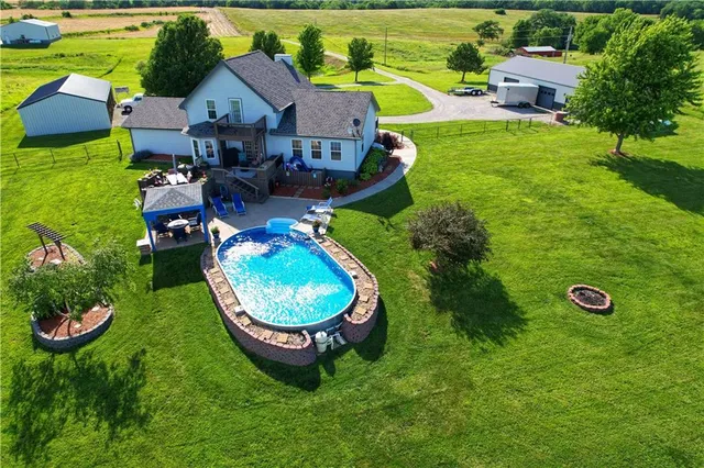 $550,000 | 11341 Osborne Road, Atchison, KS 66002