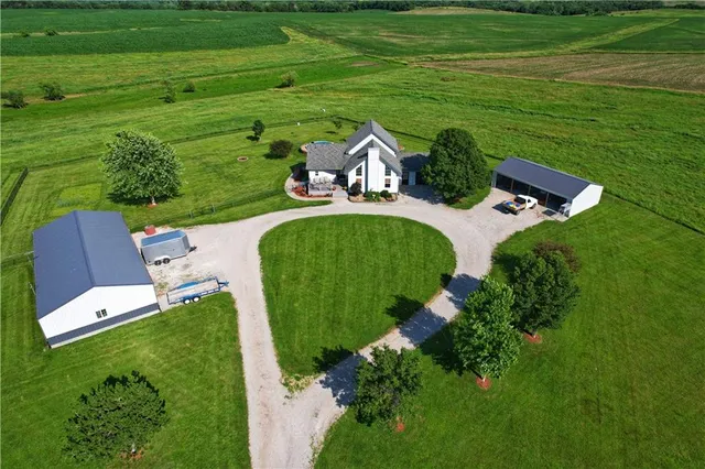 $550,000 | 11341 Osborne Road, Atchison, KS 66002