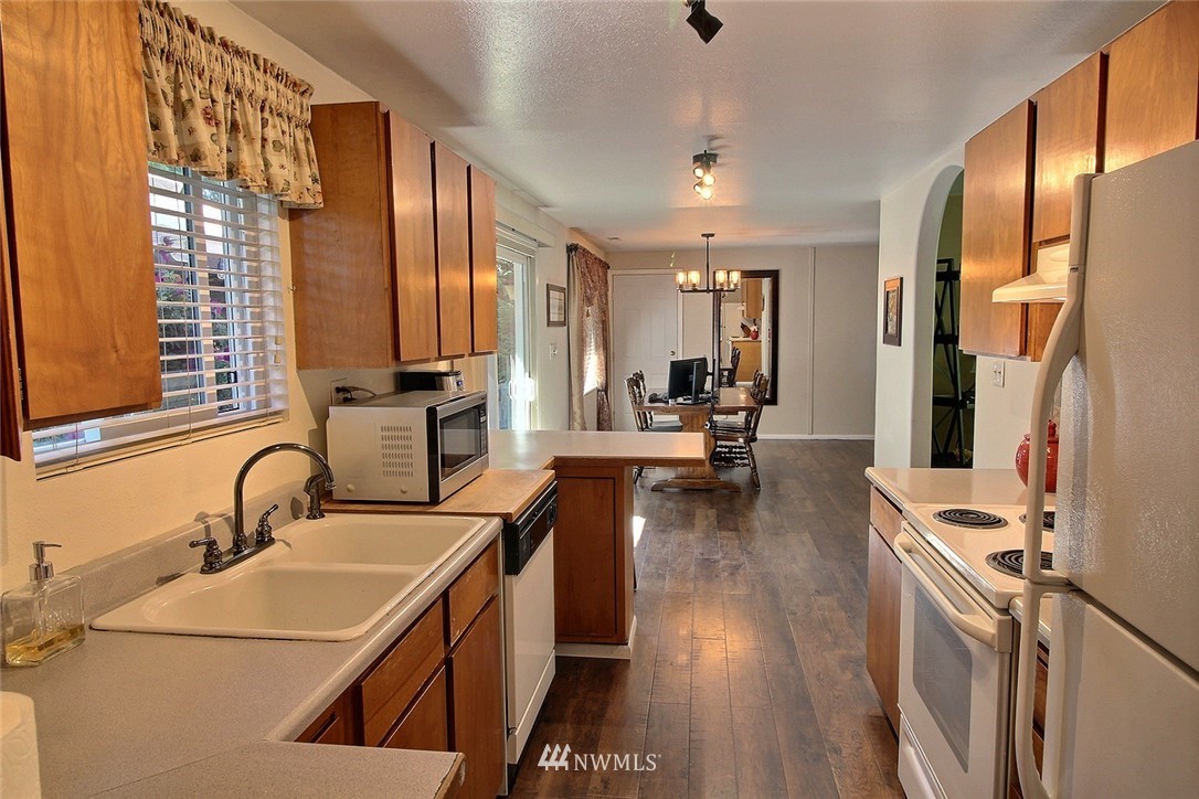 20241 Southeast 152nd Street Renton, WA 98059 - Photo 14 of 30 Gallery Image 14