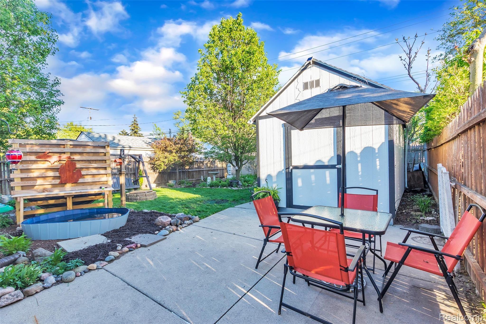 8296 Standard Street Center Line, MI 48015 - Photo 38 of 38 38-8296-Standard-St-WindowStill-Real-Estate-Photography-38.jpg
