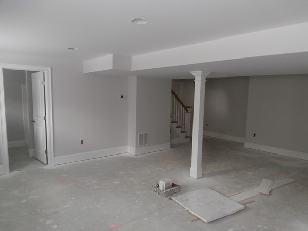 81 Bellevue Road Andover, MA 01810 - Photo 11 of 11 an empty room with a empty space