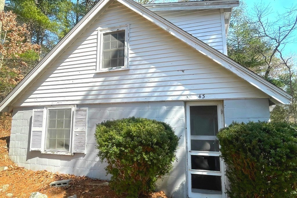 43 Horseshoe Bend Way Mashpee, MA 02649 - Photo 3 of 7 a view of a house with a yard