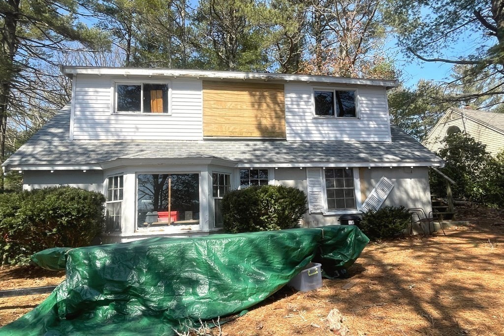 43 Horseshoe Bend Way Mashpee, MA 02649 - Photo 4 of 7 a front view of a house with garden