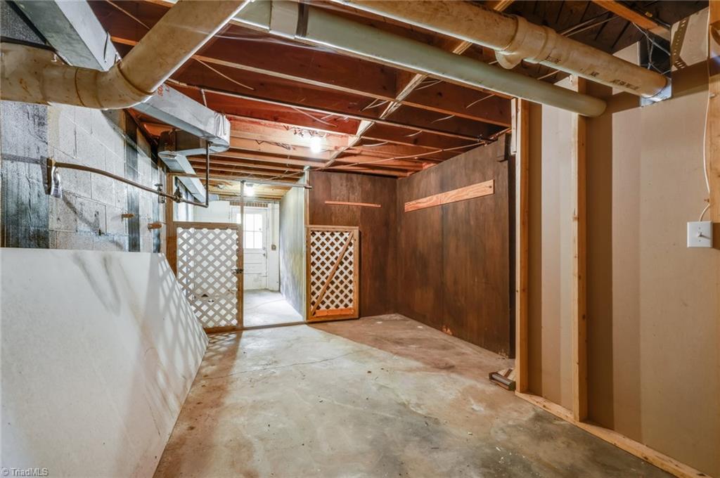 112 Woodbriar Road Winston-Salem, NC 27106 - Photo 36 of 43 Gallery Image 36