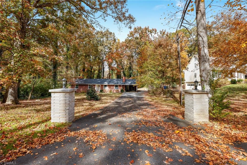 112 Woodbriar Road Winston-Salem, NC 27106 - Photo 4 of 43 Gallery Image 4
