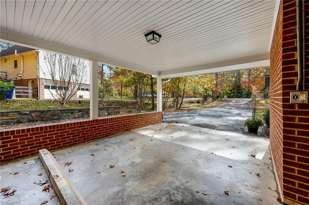 112 Woodbriar Road Winston-Salem, NC 27106 - Photo 6 of 43 Gallery Image 6