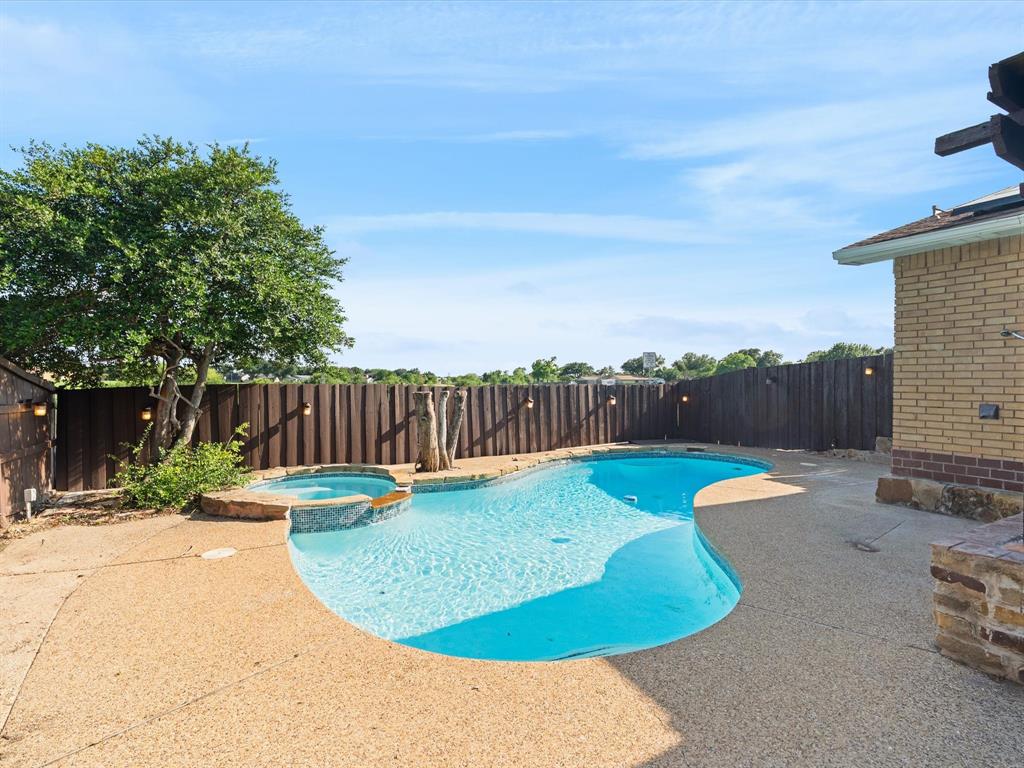 1952 Rambling Ridge Lane Carrollton, TX 75007 - Photo 25 of 29