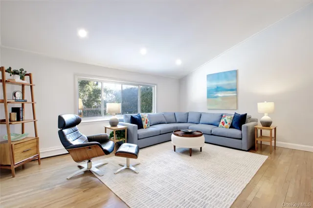 $1,450,000 | 26 Marlin Lane, Port Washington, NY 11050