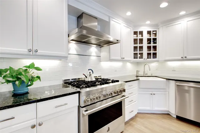 $1,450,000 | 26 Marlin Lane, Port Washington, NY 11050