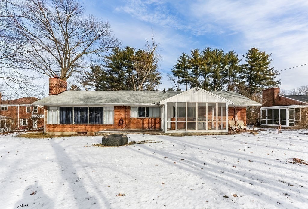 76 Pinehurst Road Holyoke, MA 01040 - Photo 1 of 25 Gallery Image 1