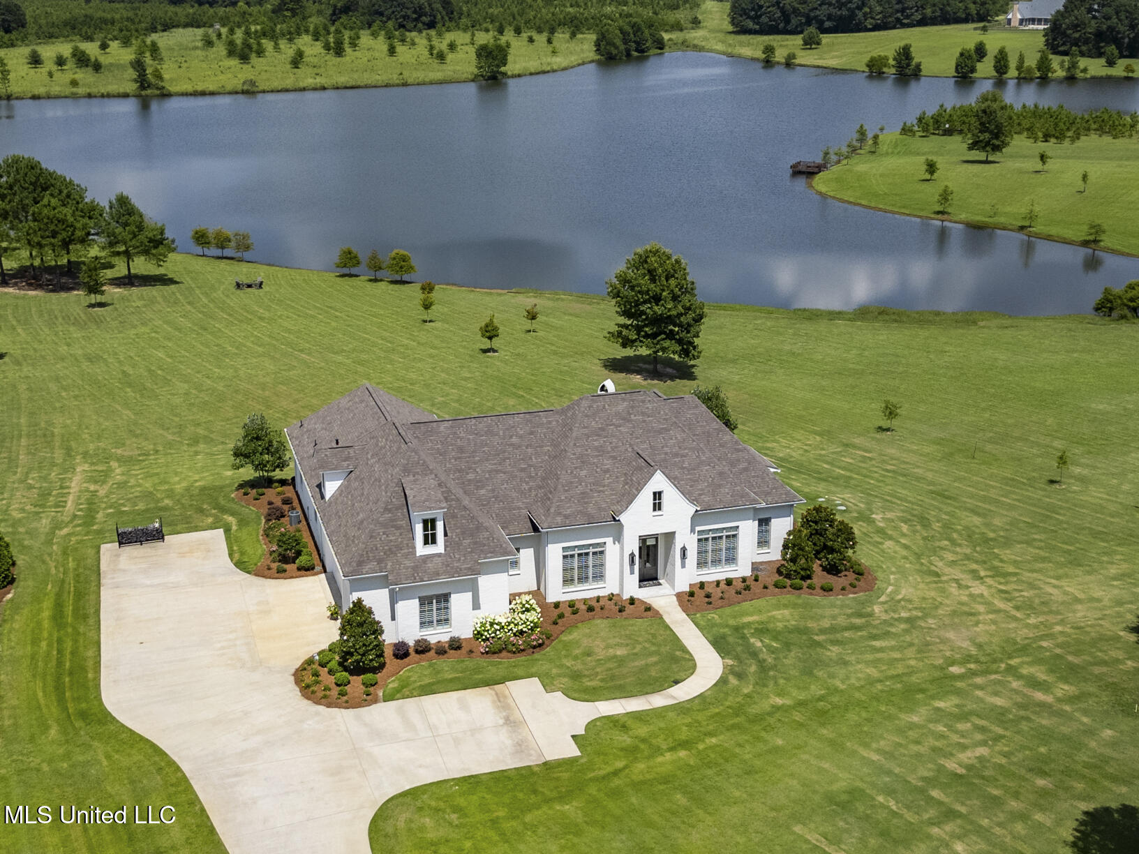 114 Fallen Oak Road Madison, MS 39110 - Photo 2 of 52 114 Fallen Oak drone-4