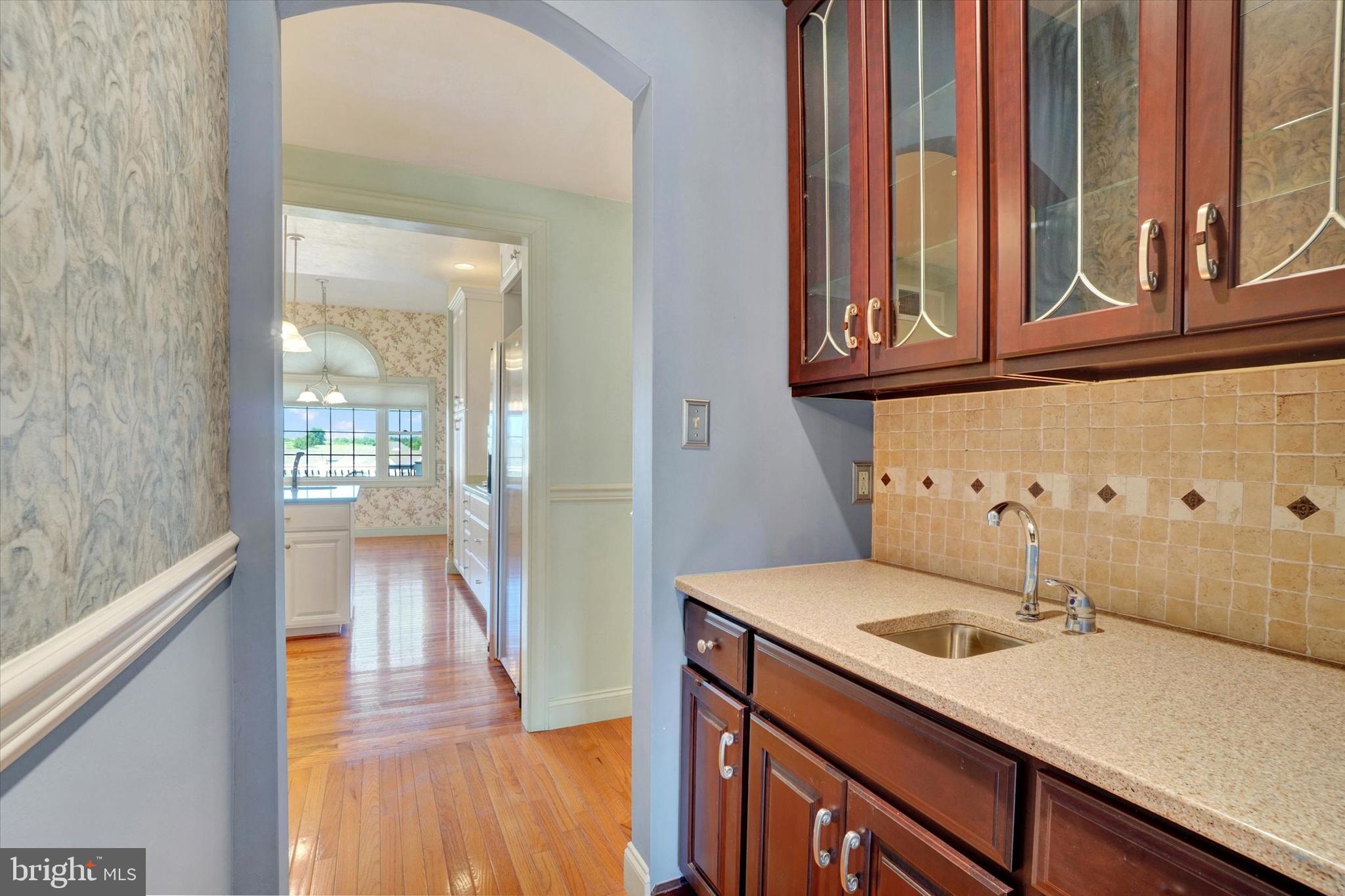 639 Chestnut Hill Road York, PA 17402 - Photo 5 of 51 Butler's Pantry