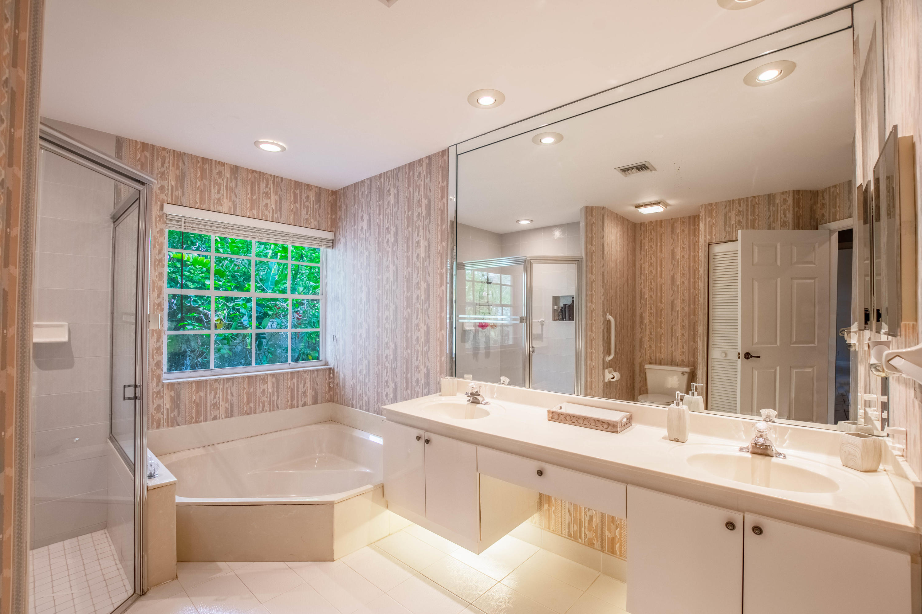 12785 Kingsway Road Wellington, FL 33414 - Photo 11 of 28 Master Bathroom