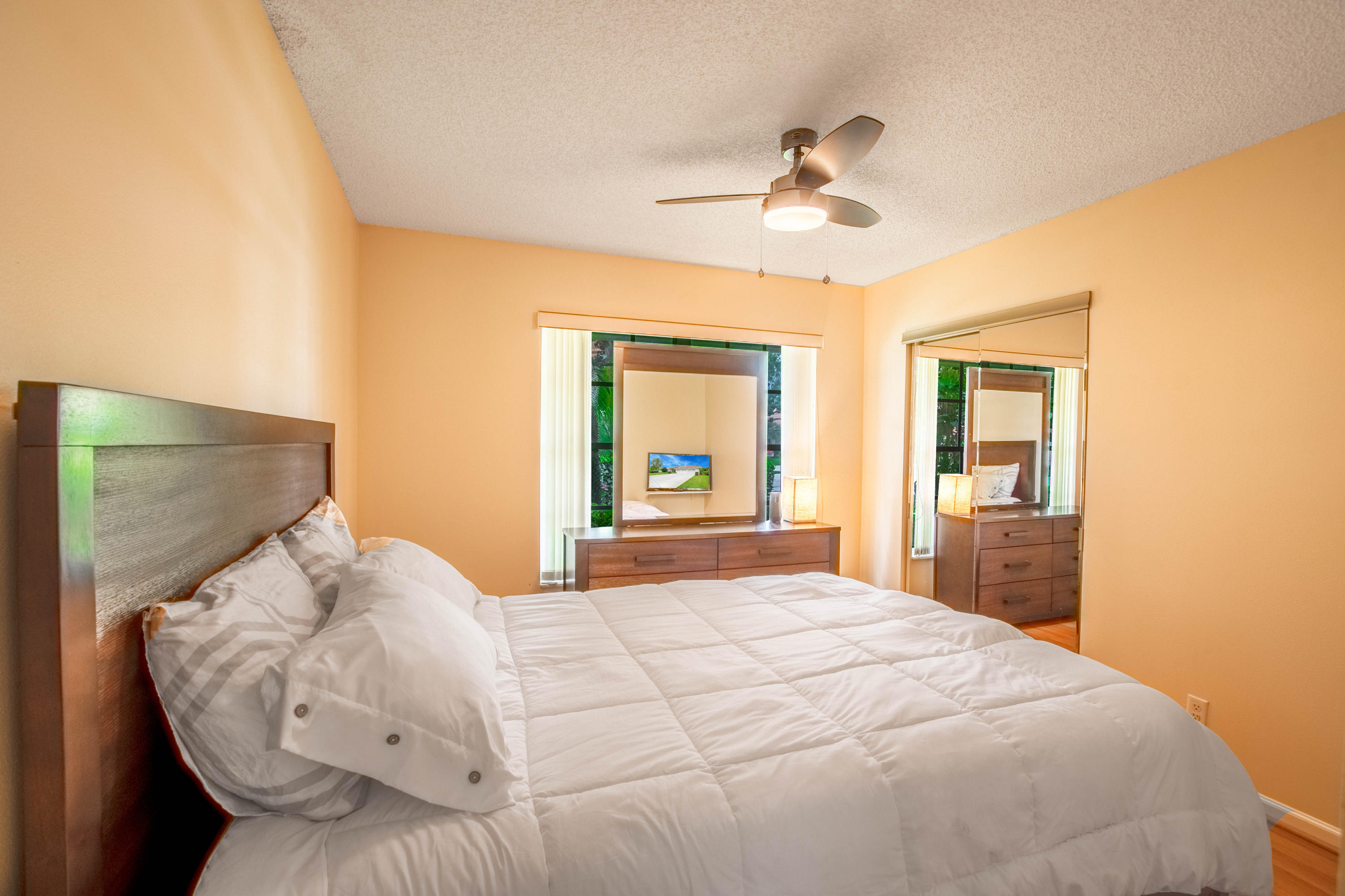 12785 Kingsway Road Wellington, FL 33414 - Photo 12 of 28 Guest Room 1