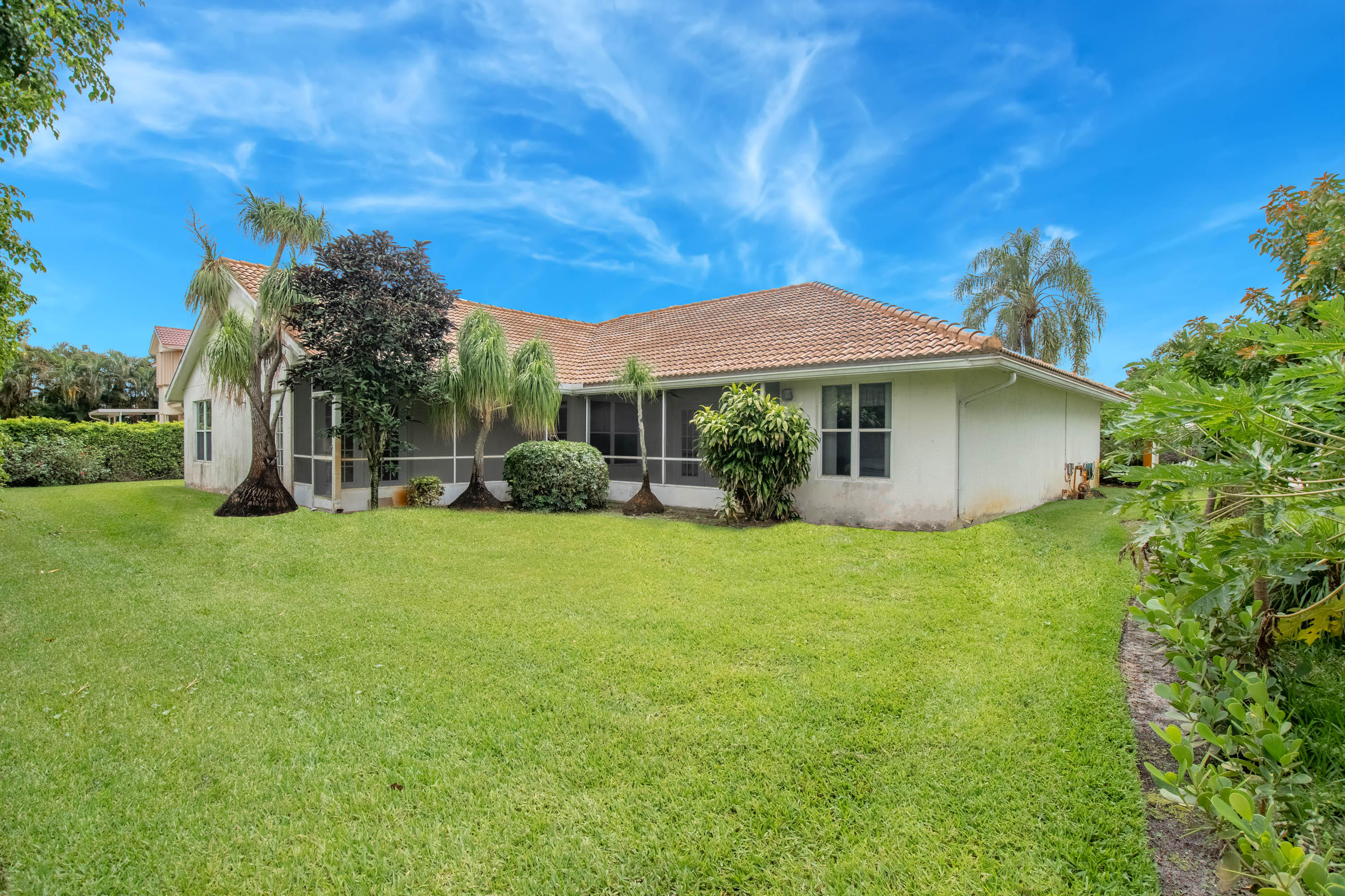 12785 Kingsway Road Wellington, FL 33414 - Photo 20 of 28 Backyard