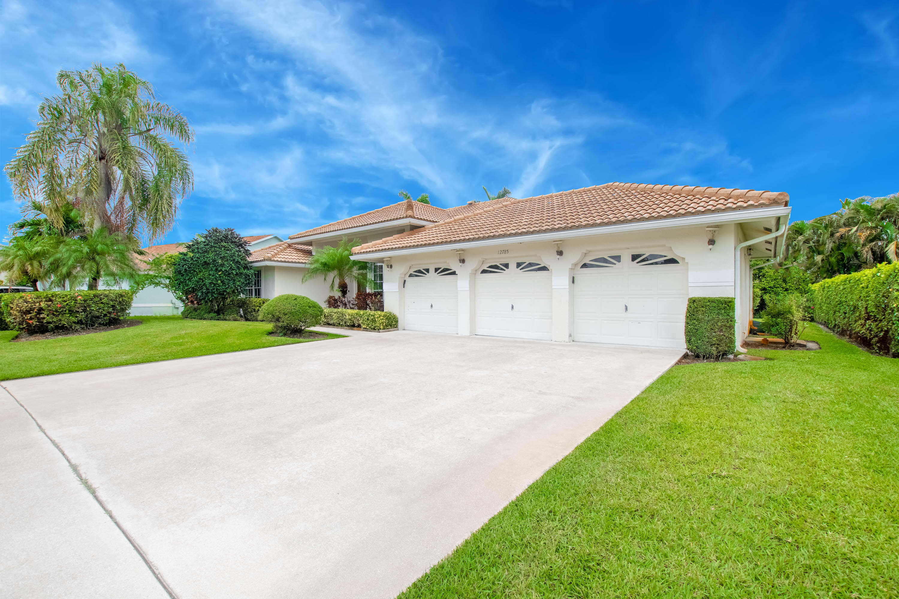 12785 Kingsway Road Wellington, FL 33414 - Photo 2 of 28 Three Car Garage