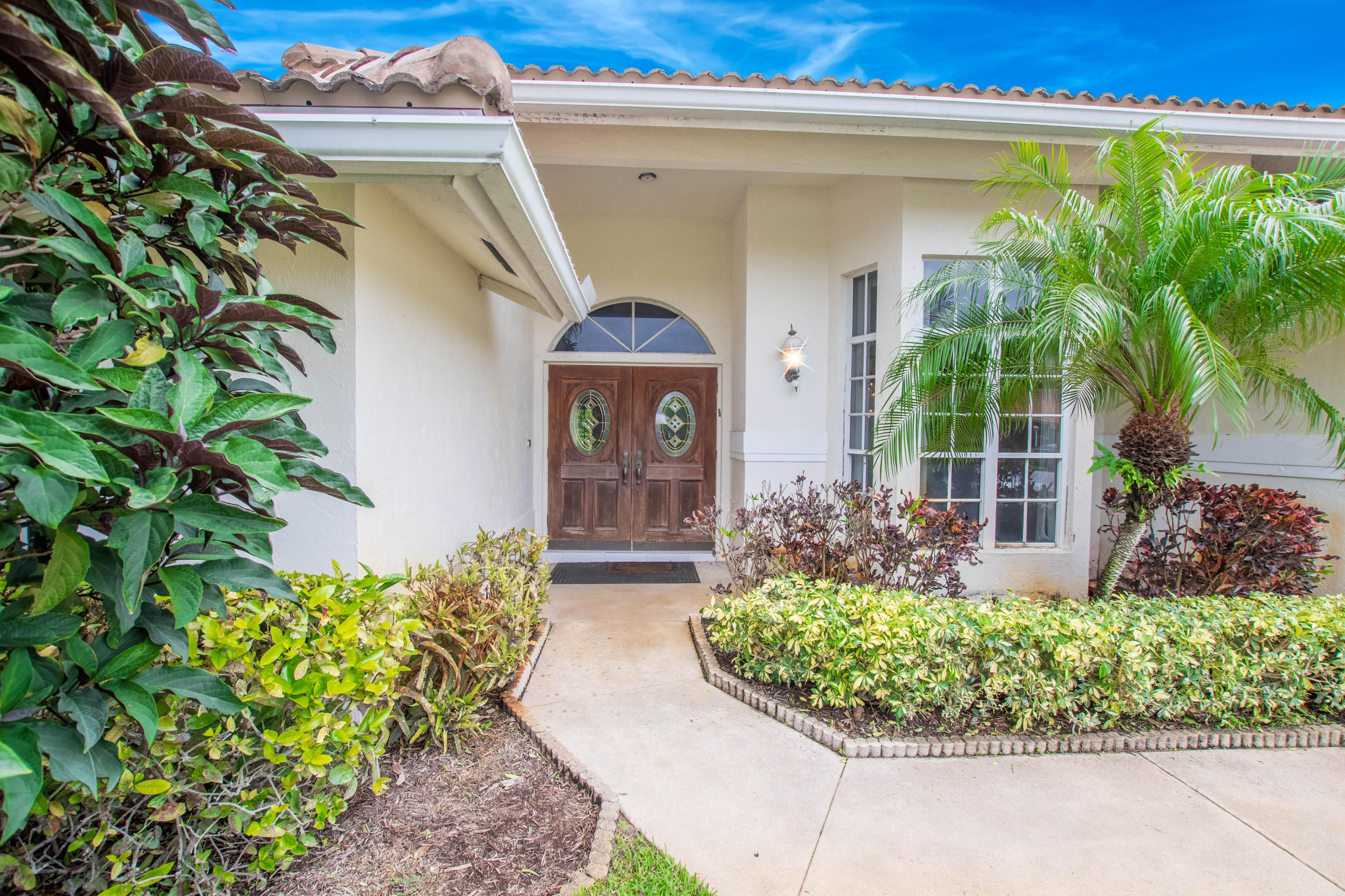 12785 Kingsway Road Wellington, FL 33414 - Photo 3 of 28 Front Entrace