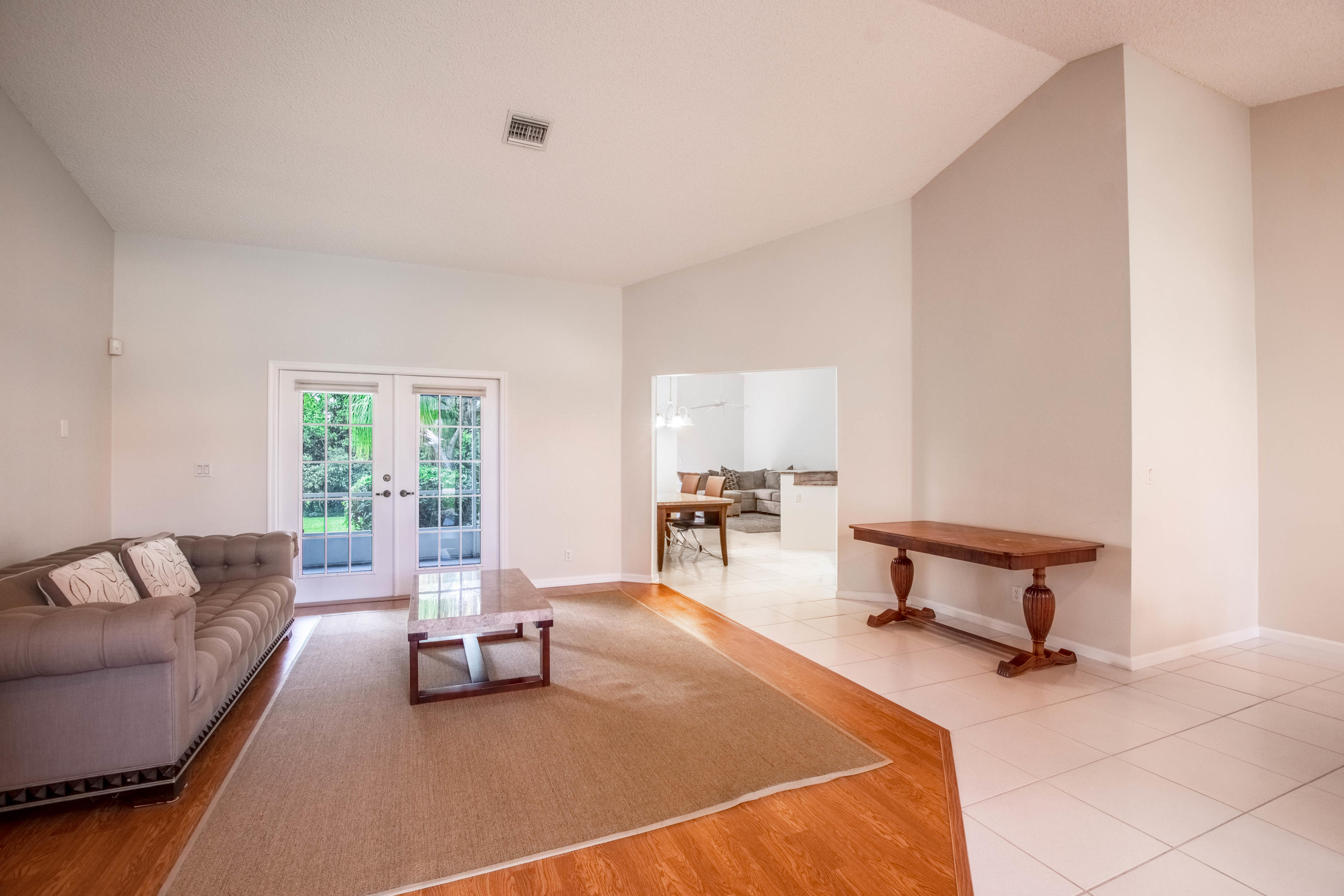 12785 Kingsway Road Wellington, FL 33414 - Photo 5 of 28 Sitting Area