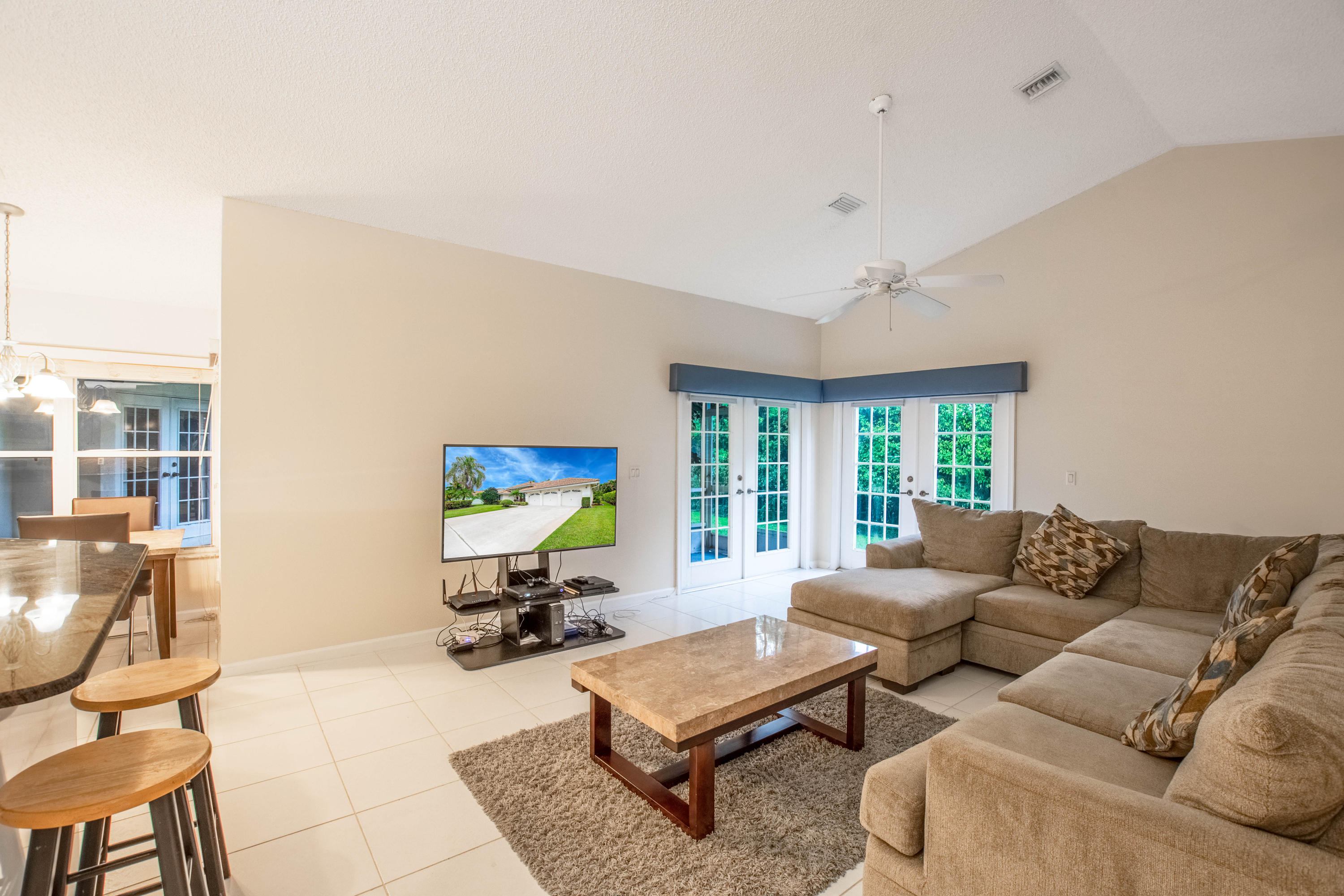12785 Kingsway Road Wellington, FL 33414 - Photo 9 of 28 Living Room