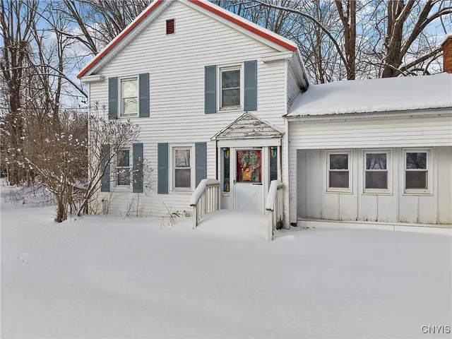 $259,900 | 3 Kibbie Lake Road, Constantia, NY 13044