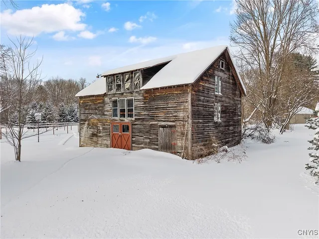 $259,900 | 3 Kibbie Lake Road, Constantia, NY 13044