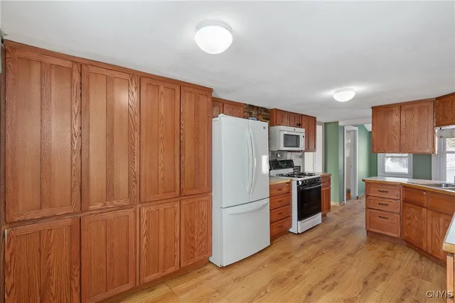 $259,900 | 3 Kibbie Lake Road, Constantia, NY 13044