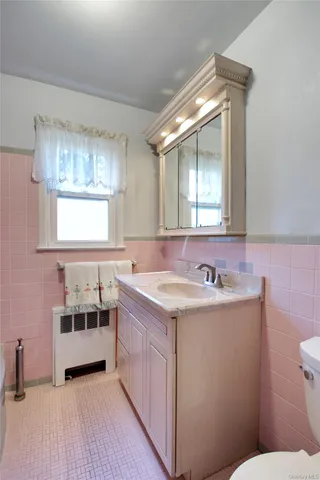 $1,199,000 | 172 Brook Street, Garden City, NY 11530