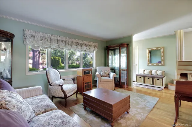 $1,199,000 | 172 Brook Street, Garden City, NY 11530