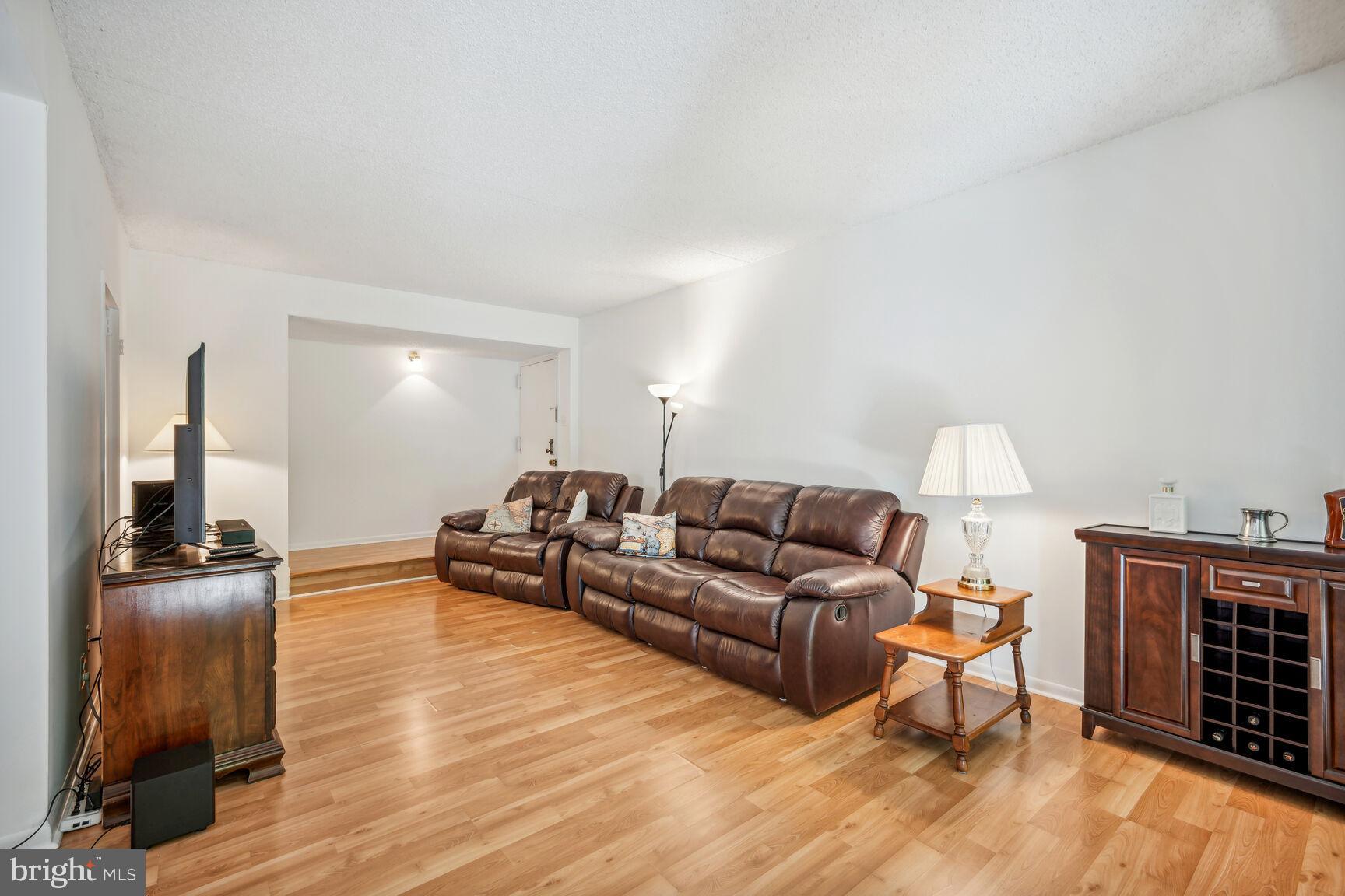 11833 Shire Court, Unit 2C Reston, VA 20191 - Photo 6 of 20 Pergo Style Floors