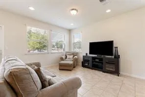 $1,995 | 1001 Zodiac Lane, Unit 50, Round Rock, TX 78665