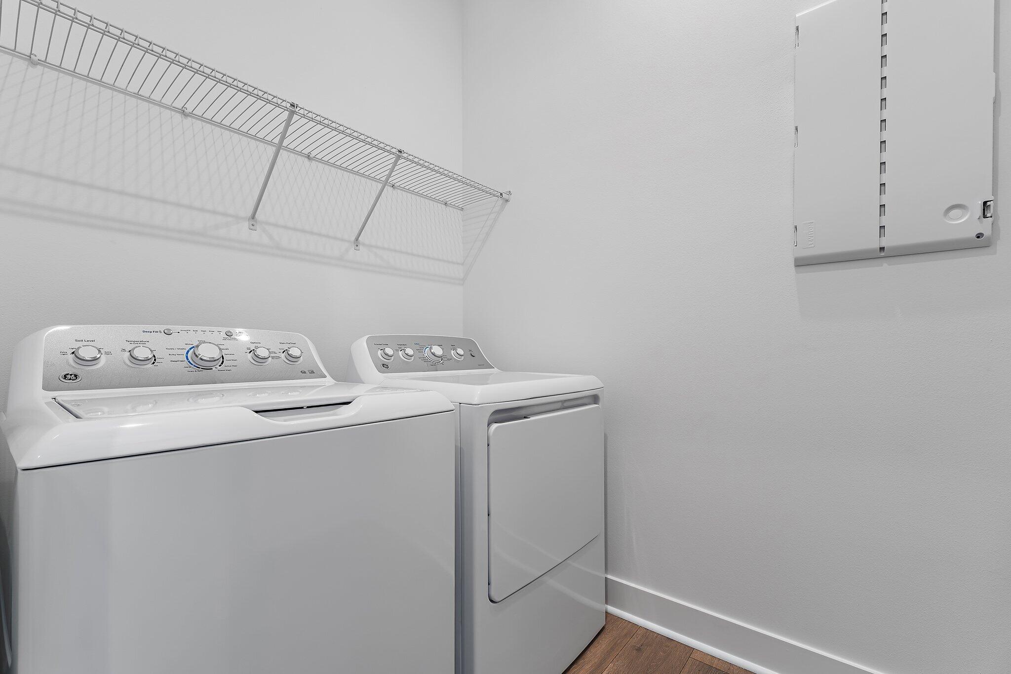 6880 Southeast Haven Lane Stuart, FL 34997 - Photo 33 of 38 Laundry