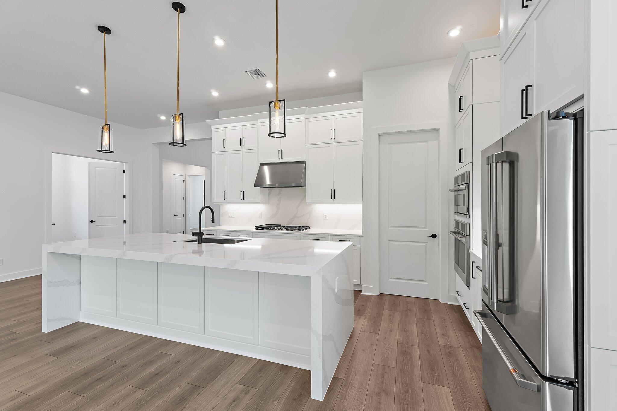 6880 Southeast Haven Lane Stuart, FL 34997 - Photo 5 of 38 Kitchen