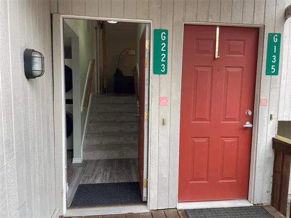 a view of entryway