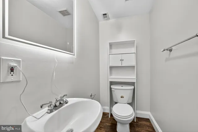 $700,000 | 1251 I Street Northeast, Washington, DC 20002