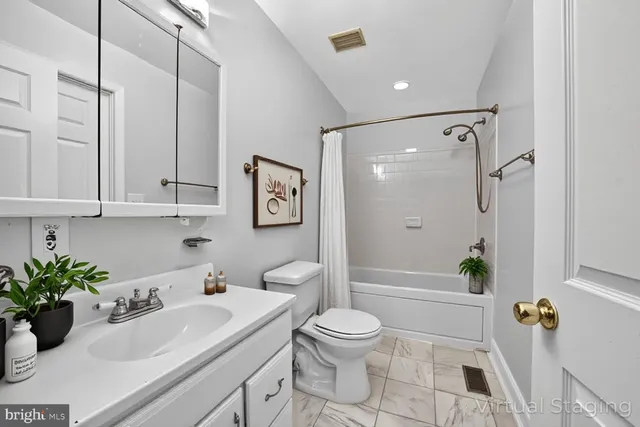 $700,000 | 1251 I Street Northeast, Washington, DC 20002