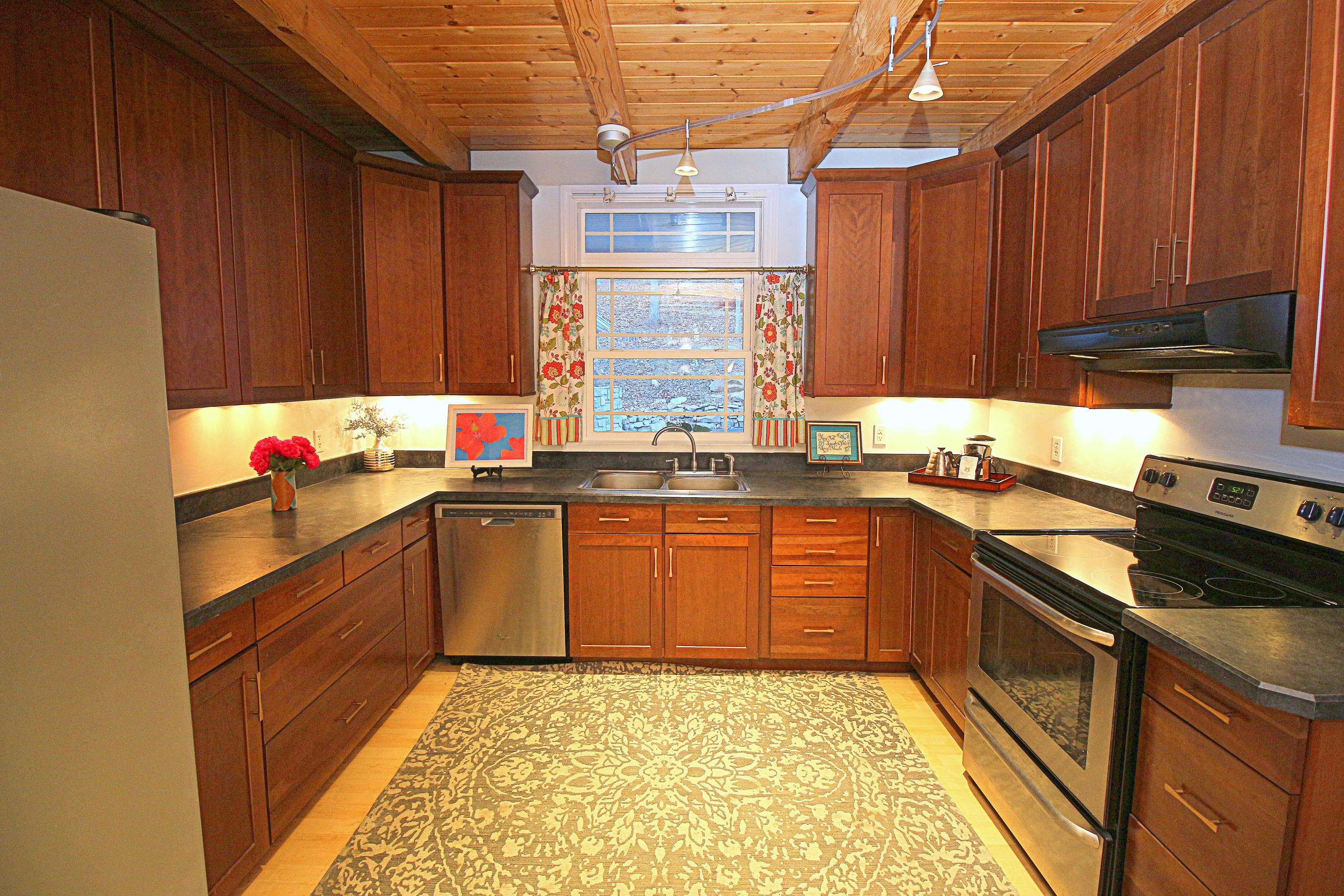4531 Rhea Ridge Drive Blacksburg, VA 24060 - Photo 10 of 63 IMG_3820