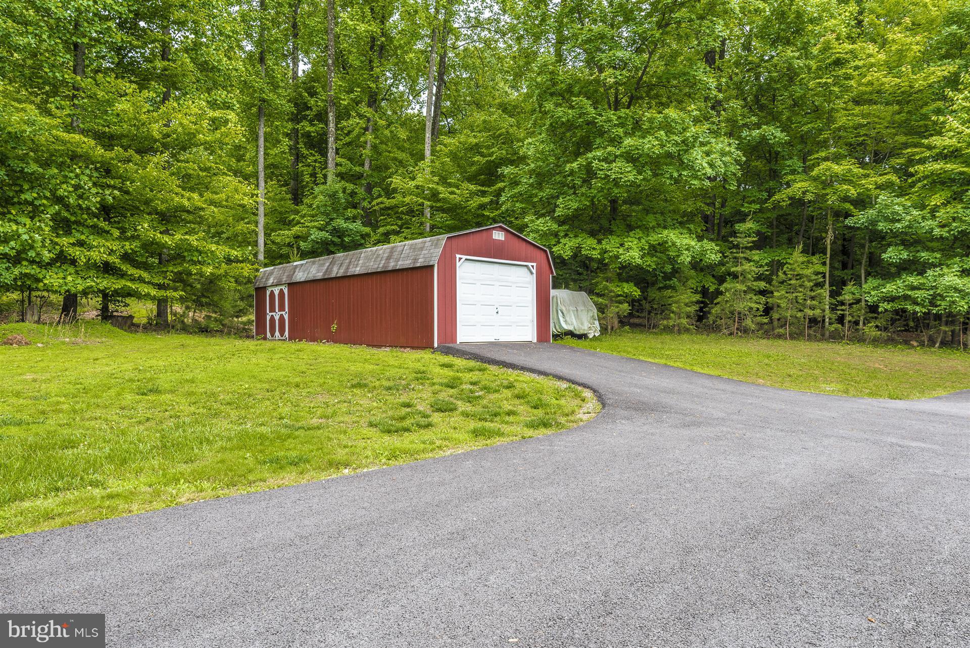 2445 Chestnut Grove Road Sharpsburg, MD 21782 - Photo 26 of 30 Extra storage/garage with paved entry