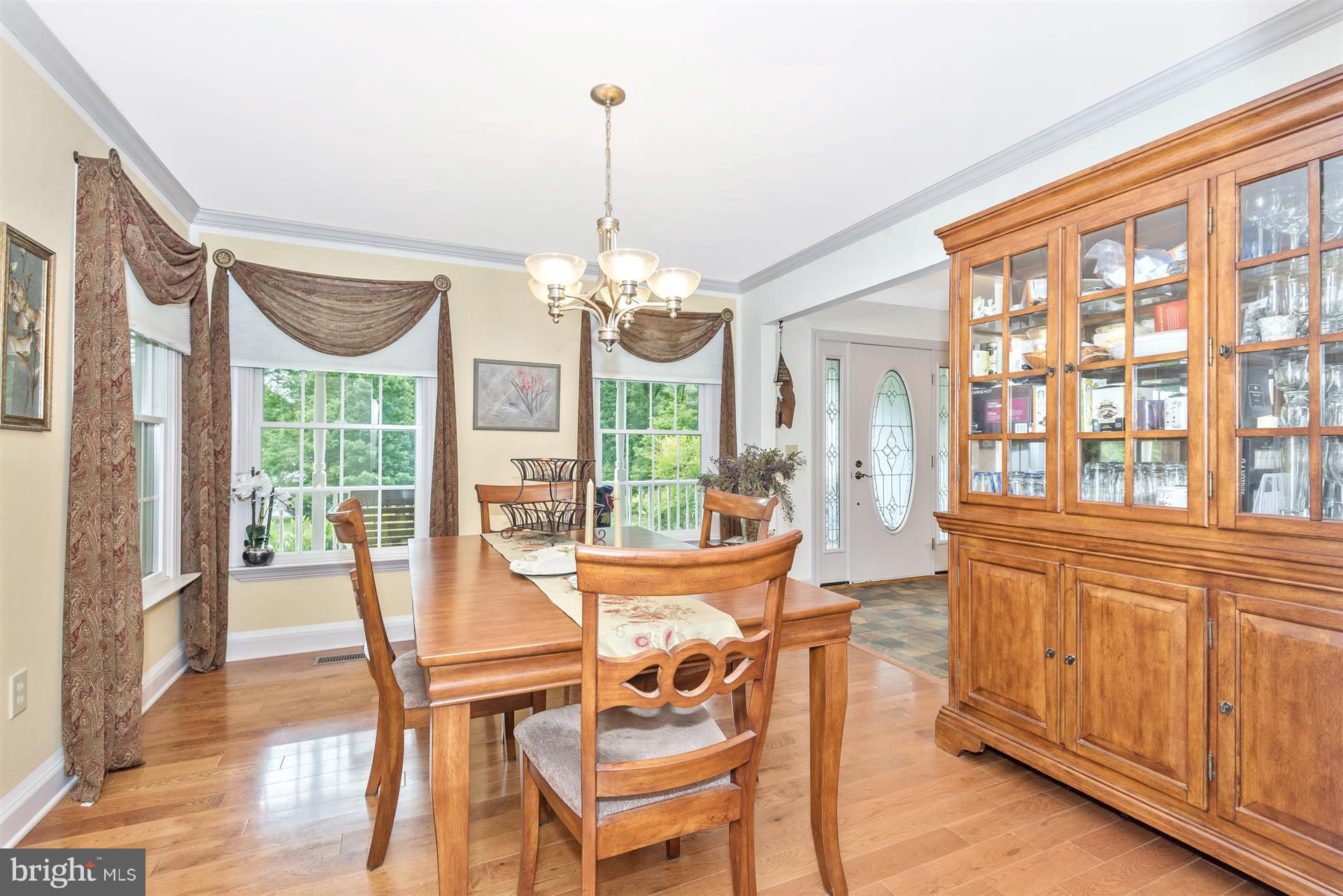 2445 Chestnut Grove Road Sharpsburg, MD 21782 - Photo 5 of 30 Bright and light dining room off kitchen