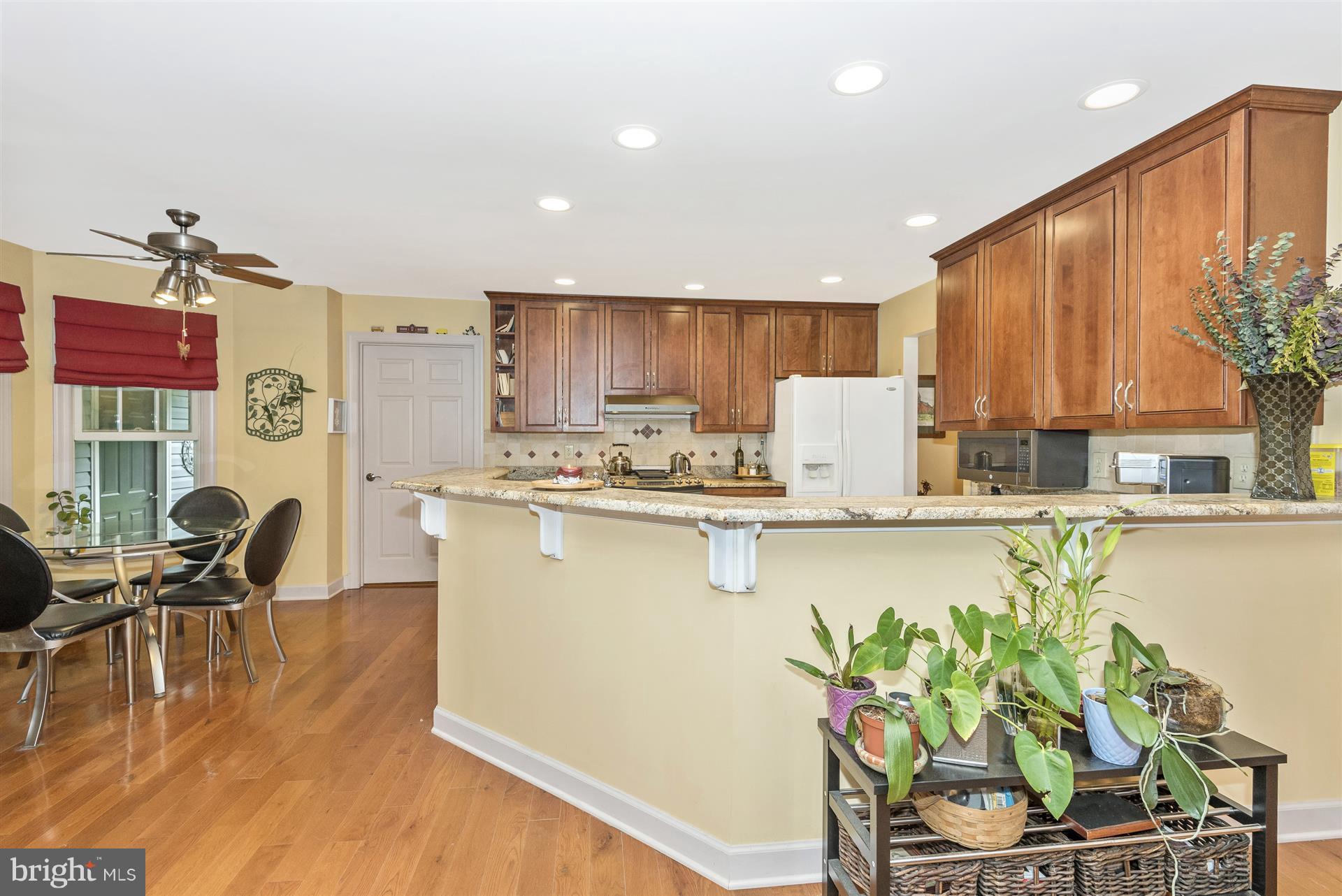 2445 Chestnut Grove Road Sharpsburg, MD 21782 - Photo 10 of 30 View of kitchen and breakfast bar