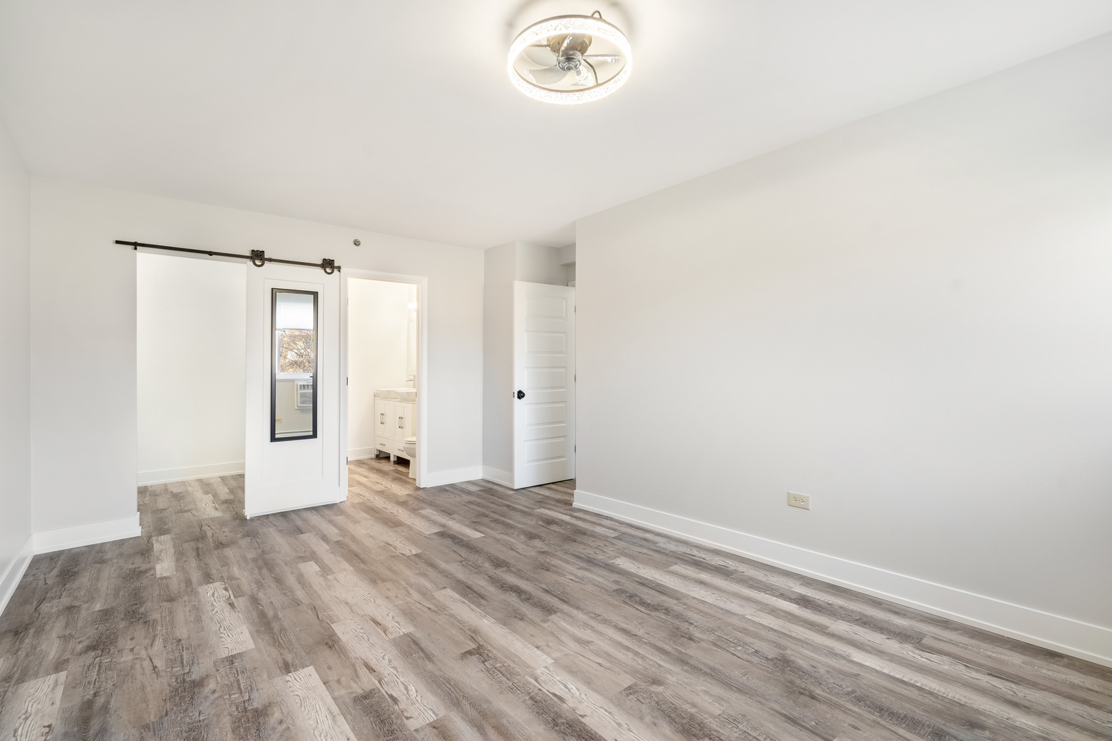 280 North Westgate Road, Unit 329 Mount Prospect, IL 60056 - Photo 8 of 17 Gallery Image 8