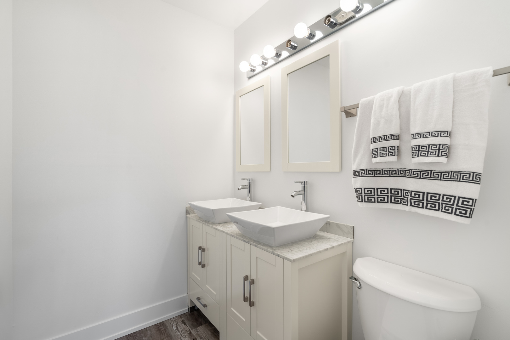 280 North Westgate Road, Unit 329 Mount Prospect, IL 60056 - Photo 10 of 17 Gallery Image 10