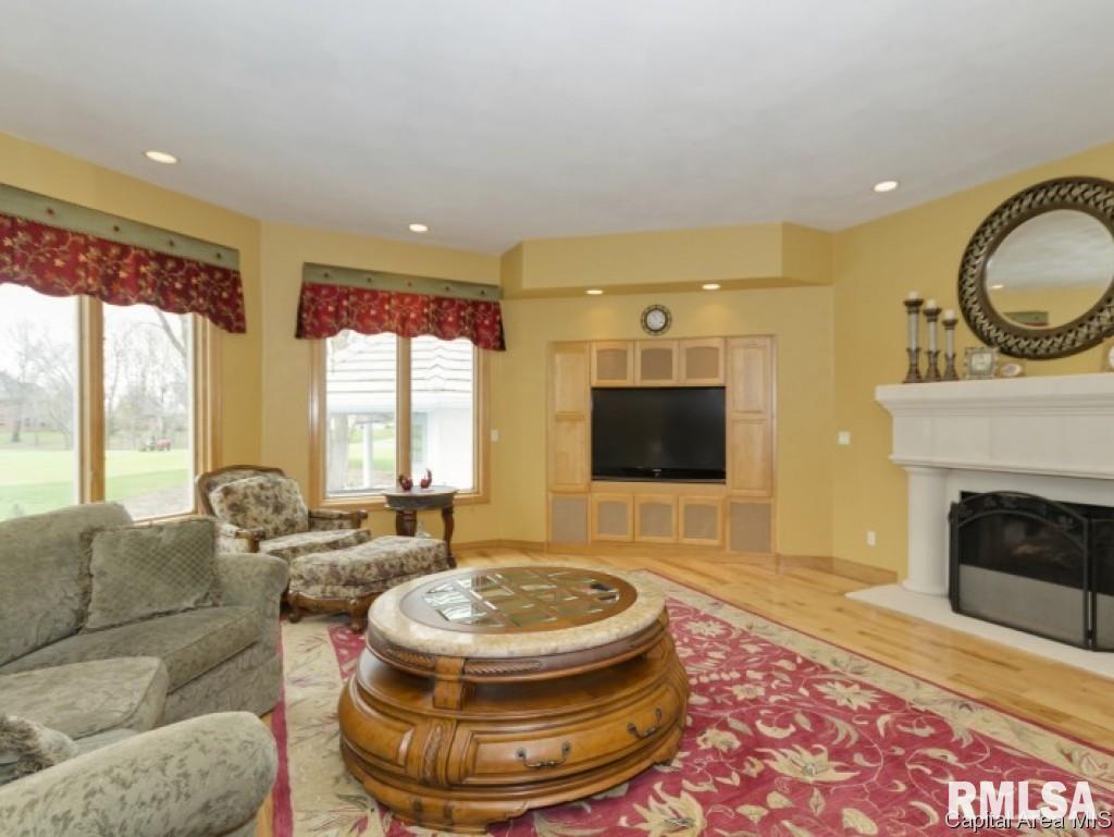 5108 Blackwolf Road Springfield, IL 62711 - Photo 8 of 36