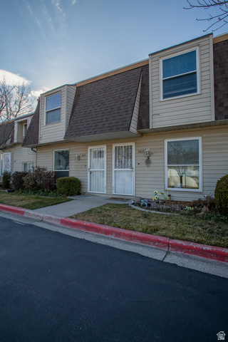 563 North 200 West Bountiful, UT 84010 - Photo 4 of 23