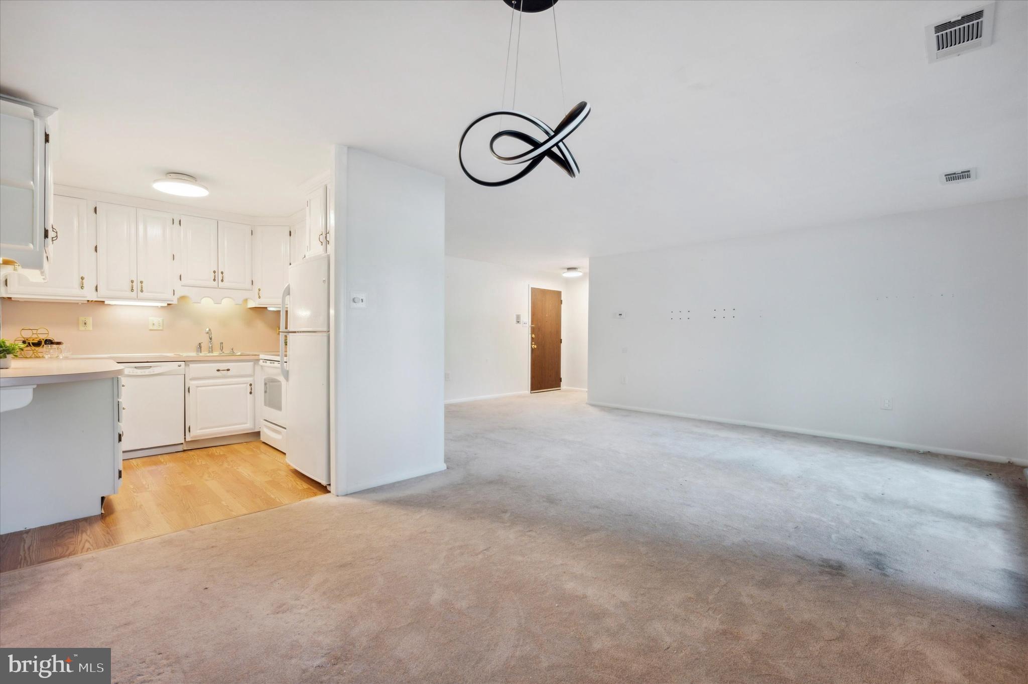501 North Providence Road, Unit 118 Media, PA 19063 - Photo 8 of 15 Dining Room