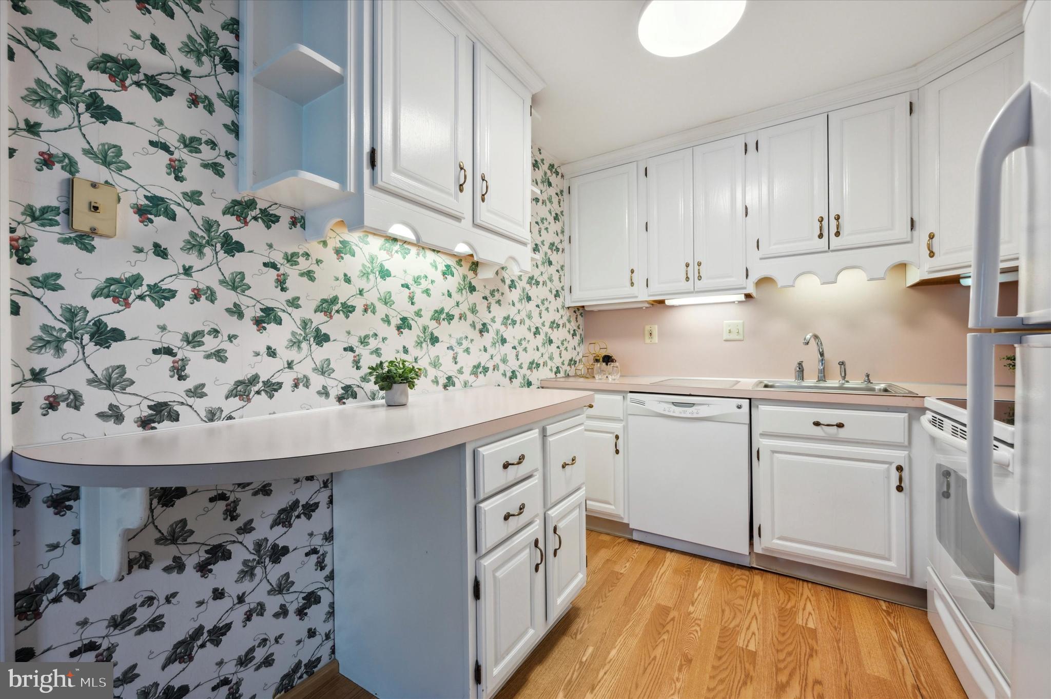 501 North Providence Road, Unit 118 Media, PA 19063 - Photo 9 of 15 Kitchen