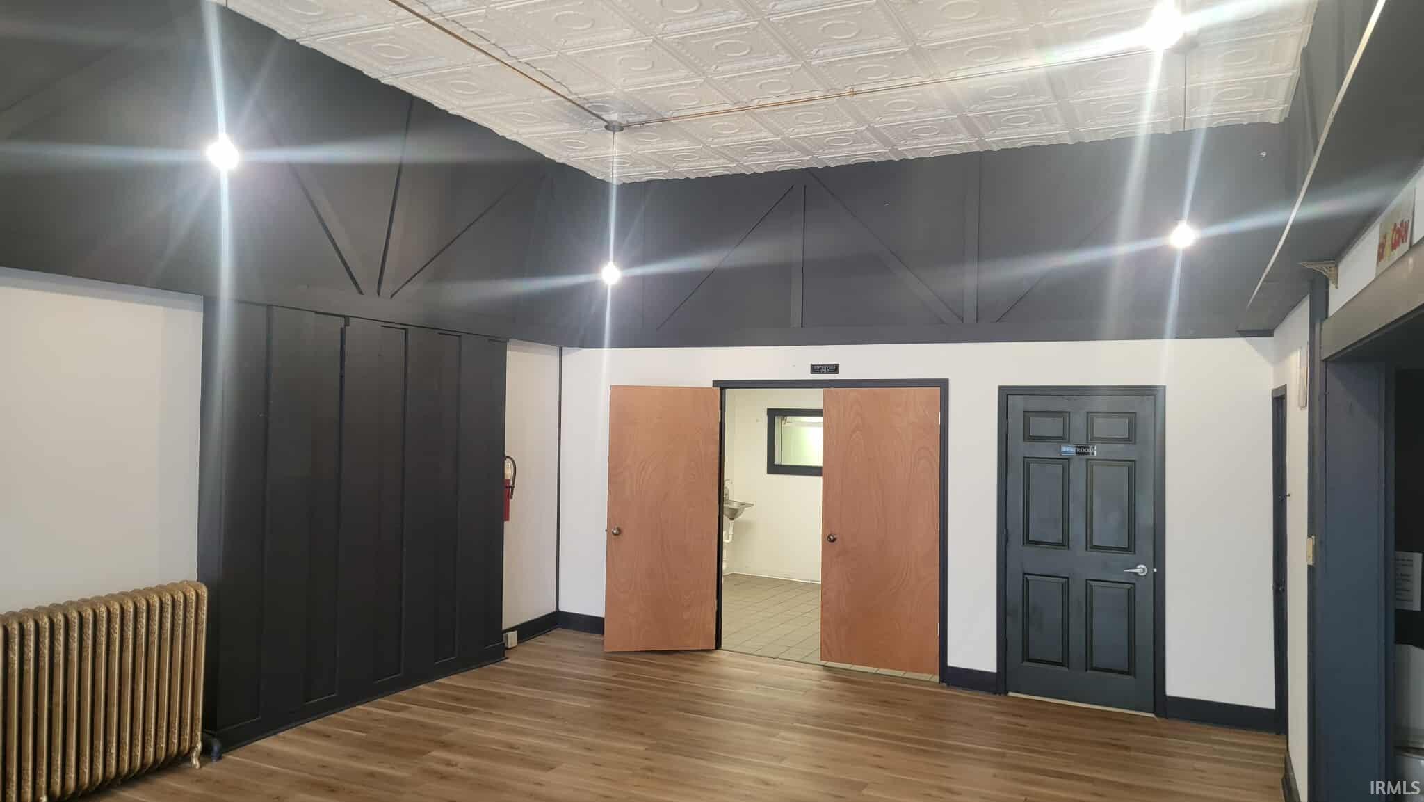 316 South Cavin Street Ligonier, IN 46767 - Photo 3 of 17