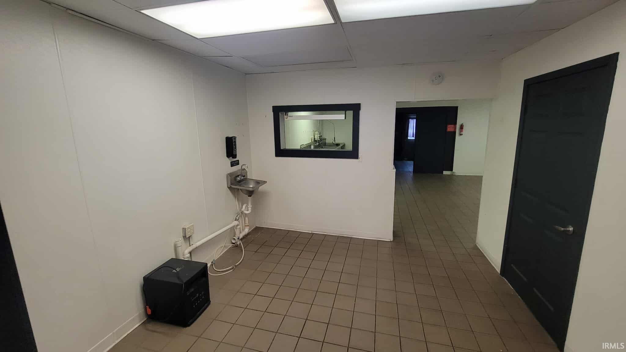 316 South Cavin Street Ligonier, IN 46767 - Photo 8 of 17