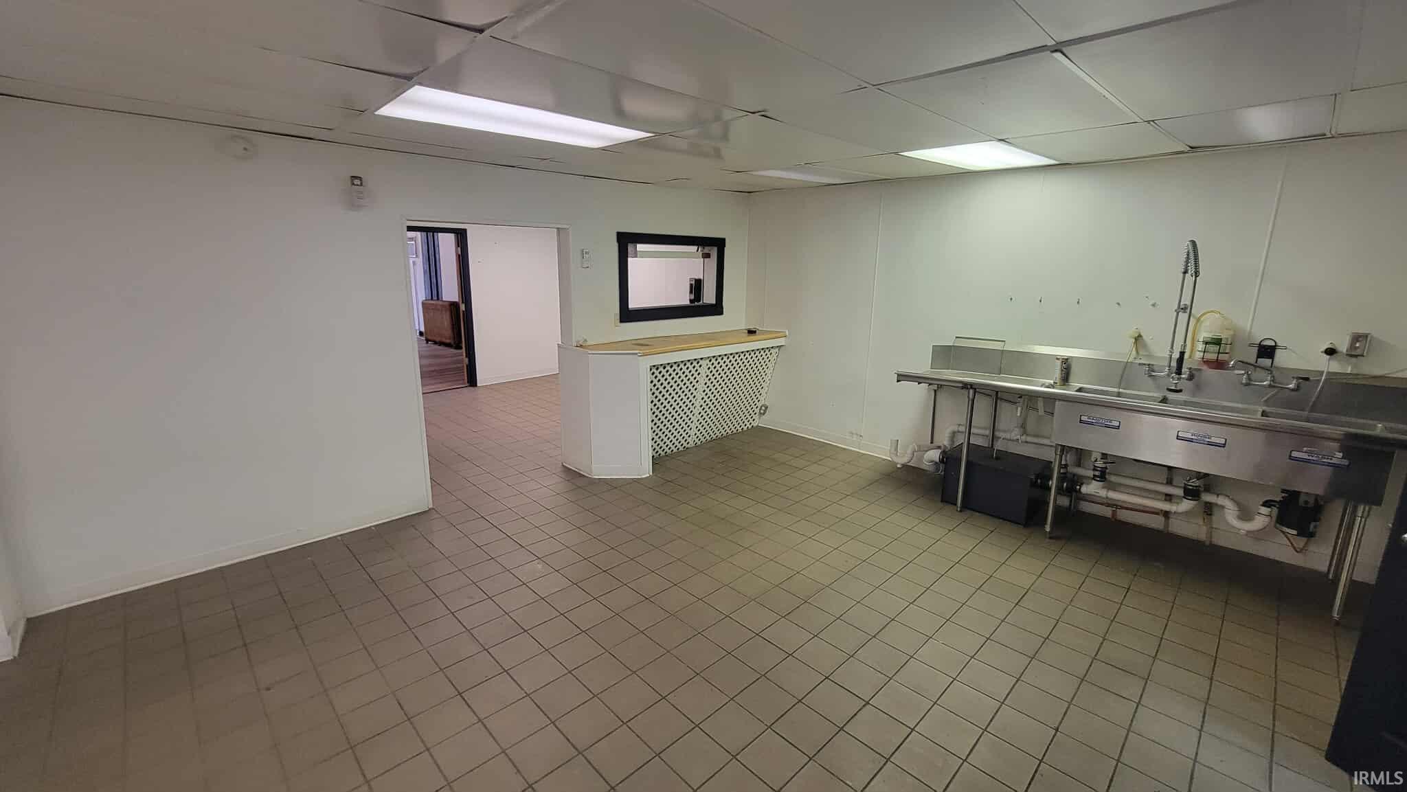 316 South Cavin Street Ligonier, IN 46767 - Photo 9 of 17